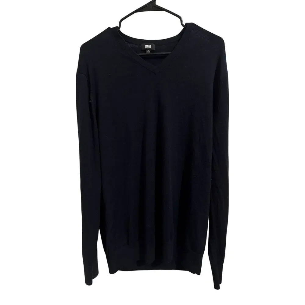 Men’s V-neck sweater Uni Qlo size XL